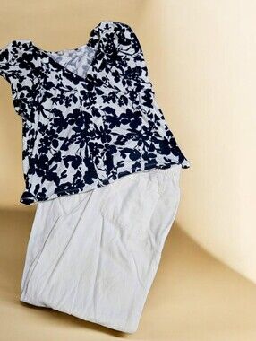 Old Navy White Wide-Leg  Pants with Elastic Waist Size MEDIUM